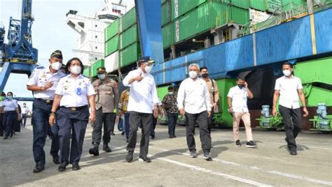 Tinjau Pelabuhan Yos Sudarso Ambon Menhub Cek Penerapan Protokol Kesehatan