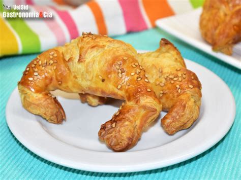 Receta de croissants fáciles de hojaldre jamón y queso en freidora de