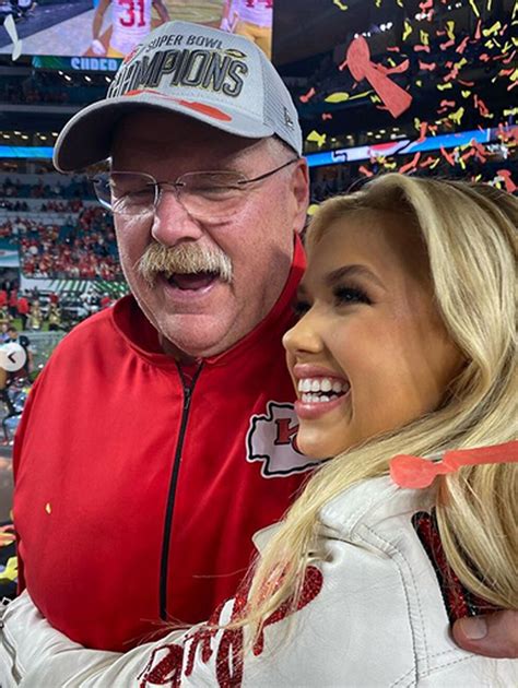 Nfl Super Bowl Gracie Hunt La Hija Instagramer De Clark Hunt