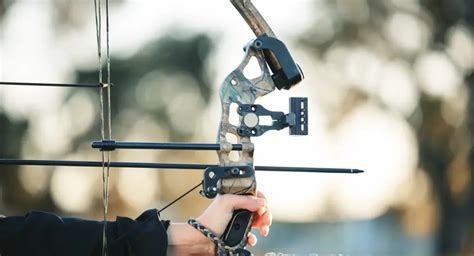 Recurve Bow Sights - A Comprehensive 6 Step Guide to Use It