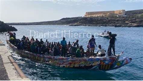 Diario El Hierro Salvamento Mar Timo Traslada Un Cayuco A La Restinga