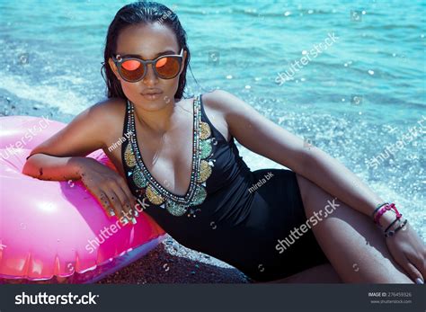 4 Luxury Bikini Horizontal Black Gold Images Stock Photos Vectors Shutterstock