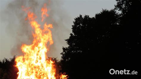 Helle Freude Am Letzten Johannisfeuer An Der Br Cke In Altenstadt Onetz