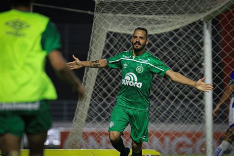 Artilheiro Anselmo Ramon Renova Contrato A Chape Chapecoense