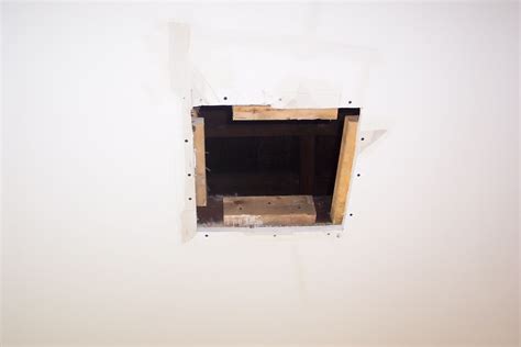 Drywall Repairs: Holes Can Be Disappeared | Painting In Partnership