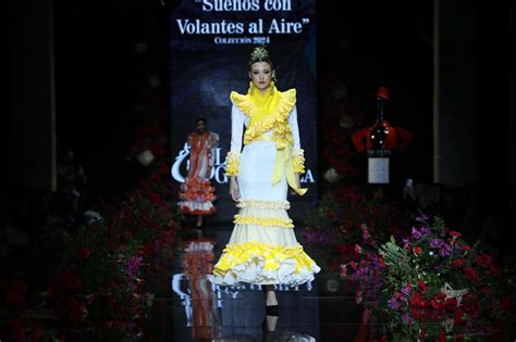 La Pasarela Flamenca Despliega Su Primer Manto De Volantes Y Lunares En