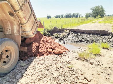 Secretaria De Agricultura Trabalha Quatro Frentes Nas Estradas