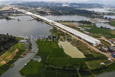 PROGRES PEMBANGUNAN TOL JAKARTA CIKAMPEK II SELATAN ANTARA Foto