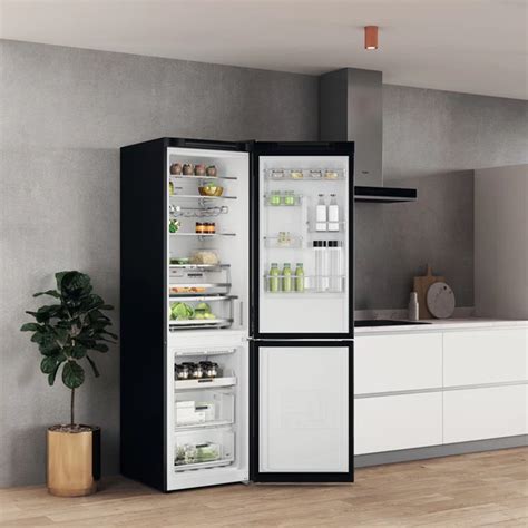 Заказать Двухкамерный Холодильник Whirlpool W7X 93T KS NoFrost/ Черный