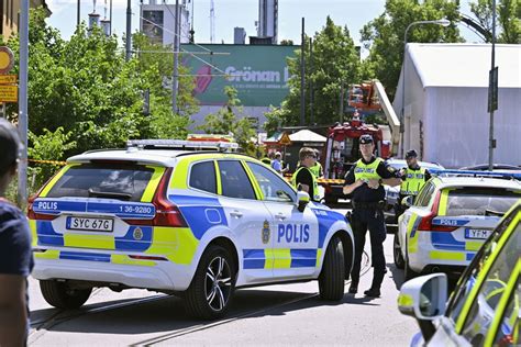 Achterbahn In Stockholmer Freizeitpark Entgleist Ein Toter Und Mehrere