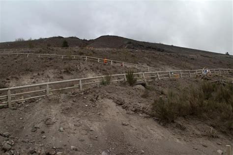 Hiking Mt. Vesuvius, Italy | njHiking.com