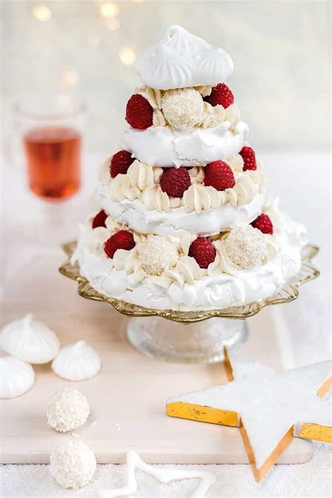 Meringue Christmas Tree With Whipped Coconut Cream And Mulled Port