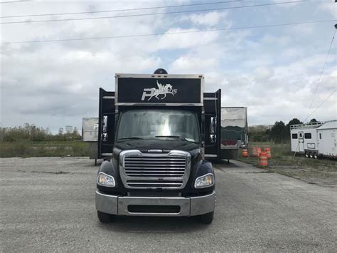 2008 Freightliner M2 112 Toterhome Mercedes Benz 450hp