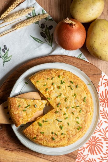 Vista Plana Del Delicioso Plato De Tortilla Espa Ola Foto Gratis