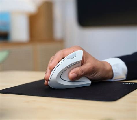 Trust.com - Verto Ergonomic Wireless Mouse - White