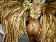 Naked Juju Salimeni In Mancha Verde