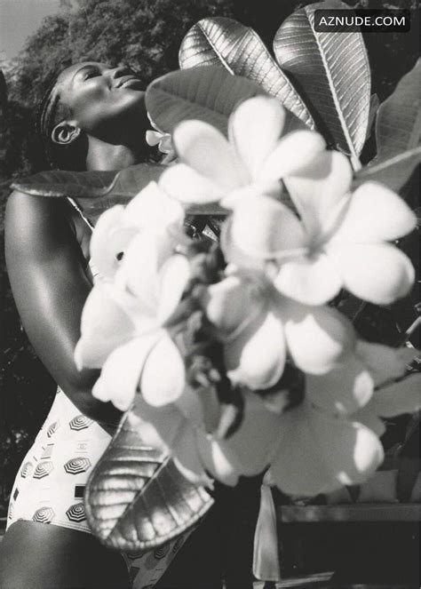 Naomi Campbell Nude And Sexy By Jamie Hawksworth For Vogue Uk July Aznude