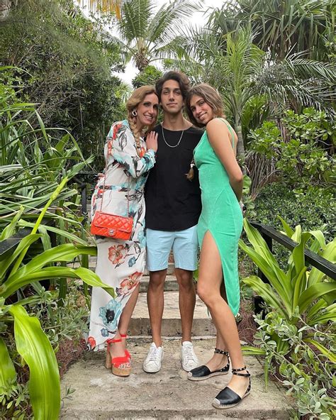 Las Lujosas Vacaciones De Lili Estefan En Las Bahamas Junto A Sus