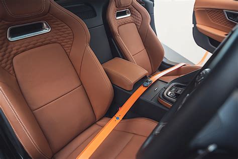 Hot Wheels Jaguar F Type Hits Scale Speeds Of 300 MPH On 232 Meters Long Track Autoevolution