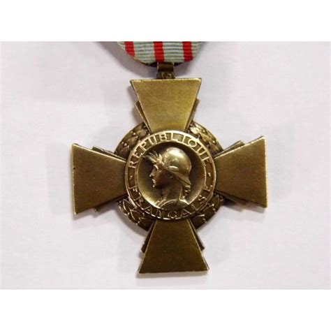 médaille militaire croix du combattant 14 18 ww1 39 40 ww2 Au Dépôt d