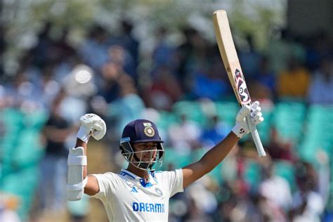 Ind Vs Eng 3rd Test Day 4 Indias Yashasvi Jaiswal Cruises To