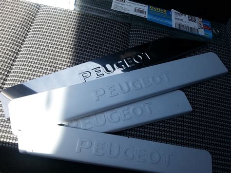 Накладки на пороги Dollex и держатель для телефона — Peugeot 307, 1,6 л ...