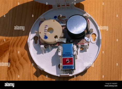 how to open the smoke alarm