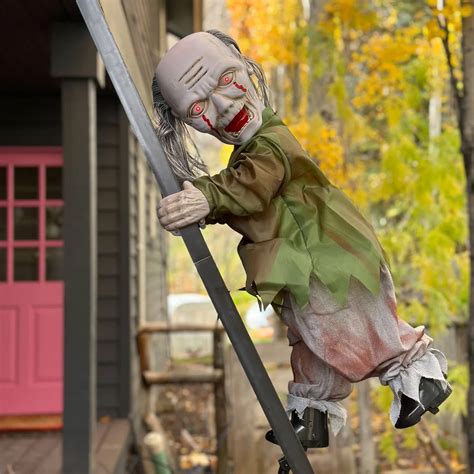 Gigantic 10 Ft Outdoor Animatronic Ladder-Climbing Zombie | The Green Head