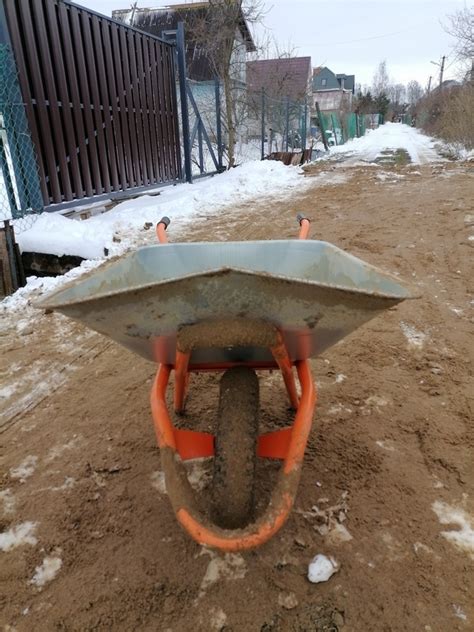 Тачка садово-строительная одноколесная Строймаш 90 л 170 кг (17031/ ...