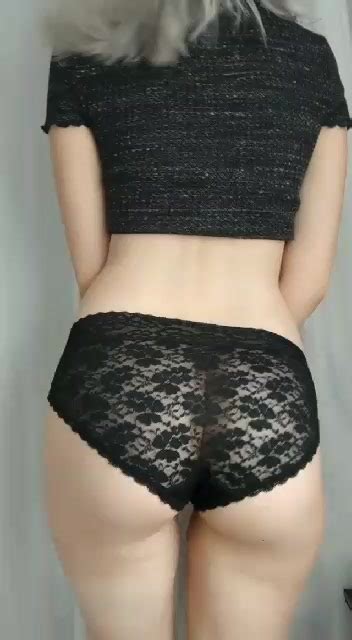 Blonde With Beautiful Breasts Fell On The Net Naked Cnn Amador