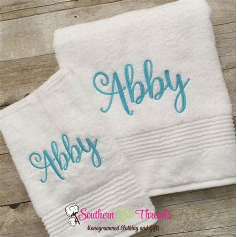 Monogrammed Towel Set Monogrammed Bath Towel Set | Etsy | Monogram ...