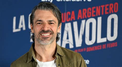 Luca Argentero Regresa A La Televisión Con La Cola Del Diablo