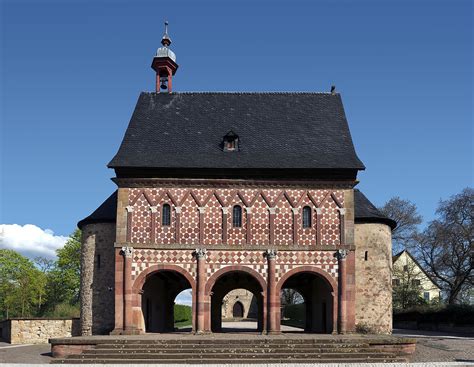 Königshalle in Lorsch Kloster outdooractive