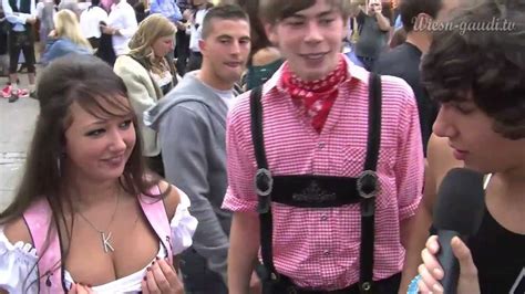 Brüstecheck Auf Dem Oktoberfest Youtube