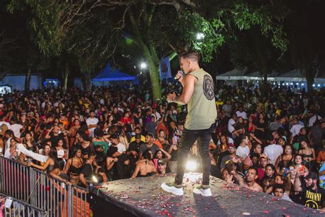 Show de Nadson O Ferinha bate recorde de público no Arrocha Porto