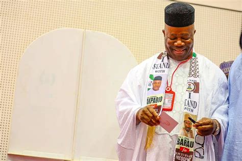 Senate President Akpabio Swears In Senators Elect