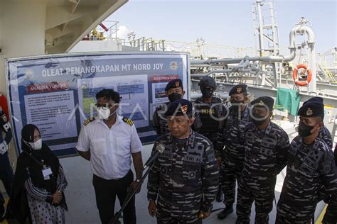 Tni Al Amankan Kapal Tanker Di Batam Antara Foto