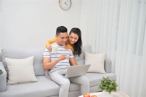 Premium Photo Loving Couple Spending Time At Home