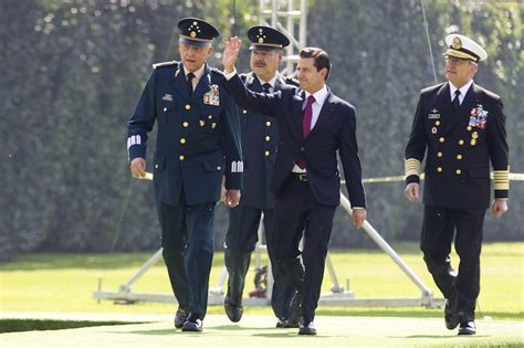 Fuerzas Armadas Refrendan Su Lealtad A Las Instituciones