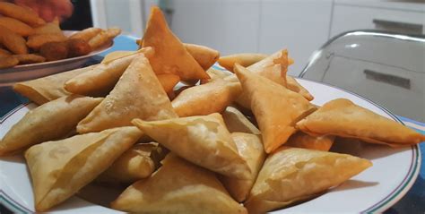 Fr O Manger Des Samoussas La R Union En Where To Eat Samosas In