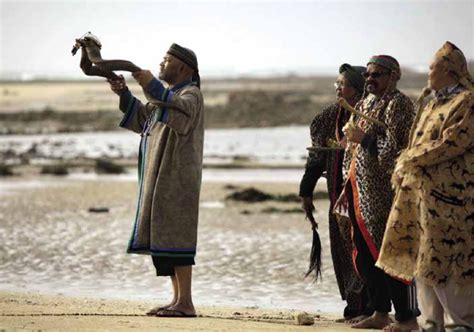 Chief Maleiba calling the names of the KhoiSan heroes and ancestors in ...