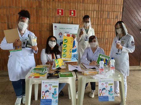 Servidoras e alunos da Enfermagem montam barreira sanitária na Reitoria