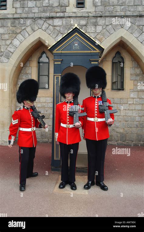 Guards Windsor Castle Stock Photo - Alamy