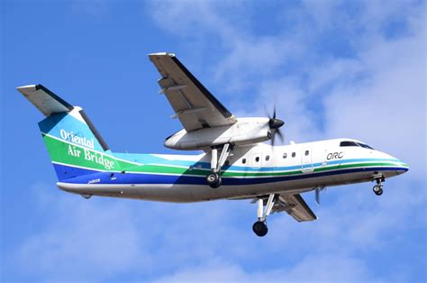 オリエンタルエアブリッジ Bombardier DHC 8 200 JA802B 福岡空港 航空フォト by