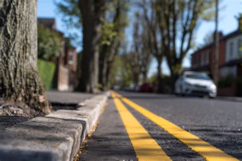 Parking on yellow lines - what you can and can't do - RED Driving School