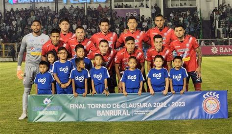 Raí Villa y el Xelajú MC obligados a remontar en la final del futbol de