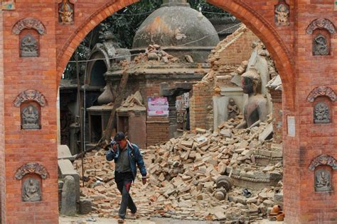 Nepal Earthquake: Major Aftershock Hits Kathmandu as Toll Climbs - NBC News