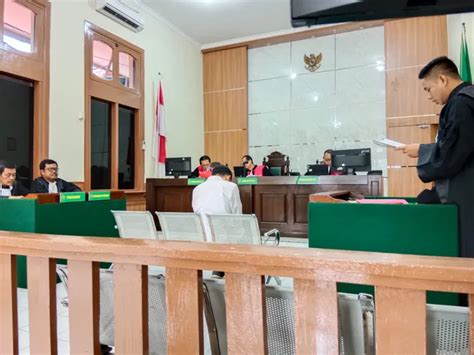 Sidang Kasus Korupsi Di Bank BRI Bandung Kerugian Negara Rp 5 Miliar