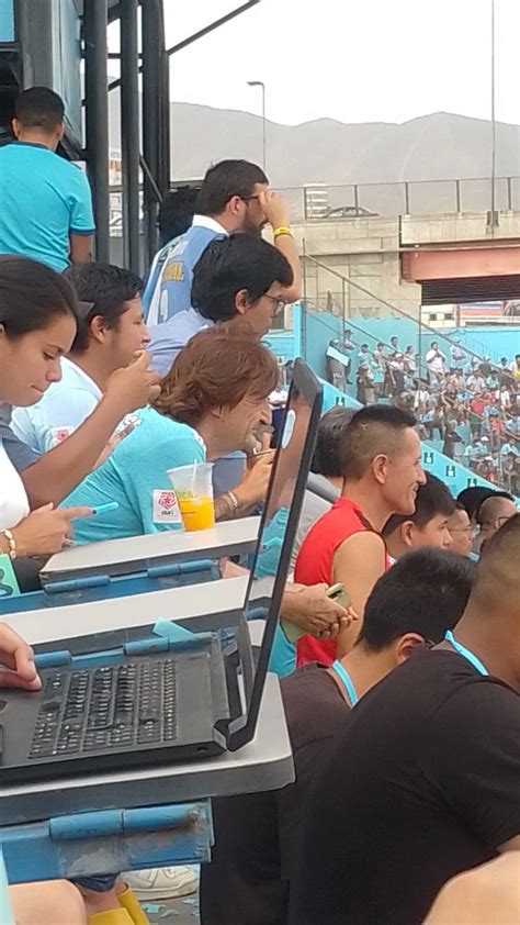 Felix 12 Mg On Twitter La Pepa Presente En El Sporting Cristal