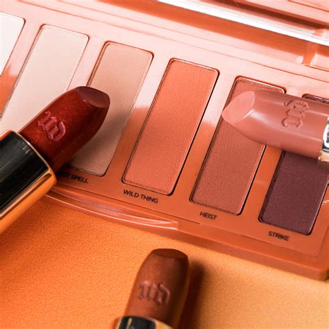 Urban Decay Naked Petite Heat พาเลตตอายแชโดวไซสเลก